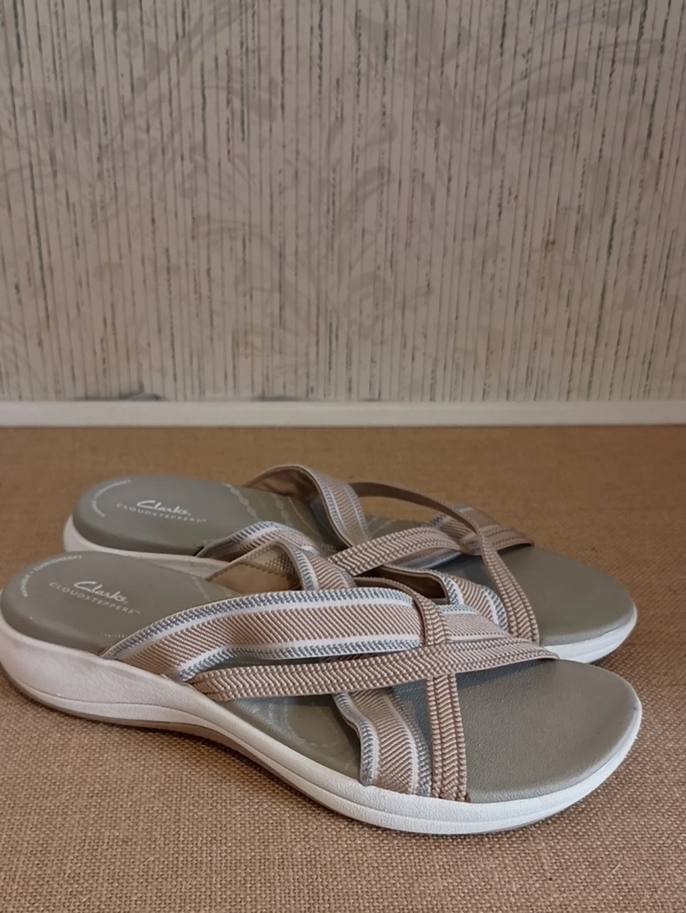 Clarks Cloudsteppers  Mira Isle  Comfort Slide Sandals Sz 9.5
